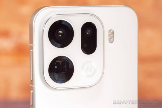 Oppo Find X9 Pro and Hasselblad Teleconverter