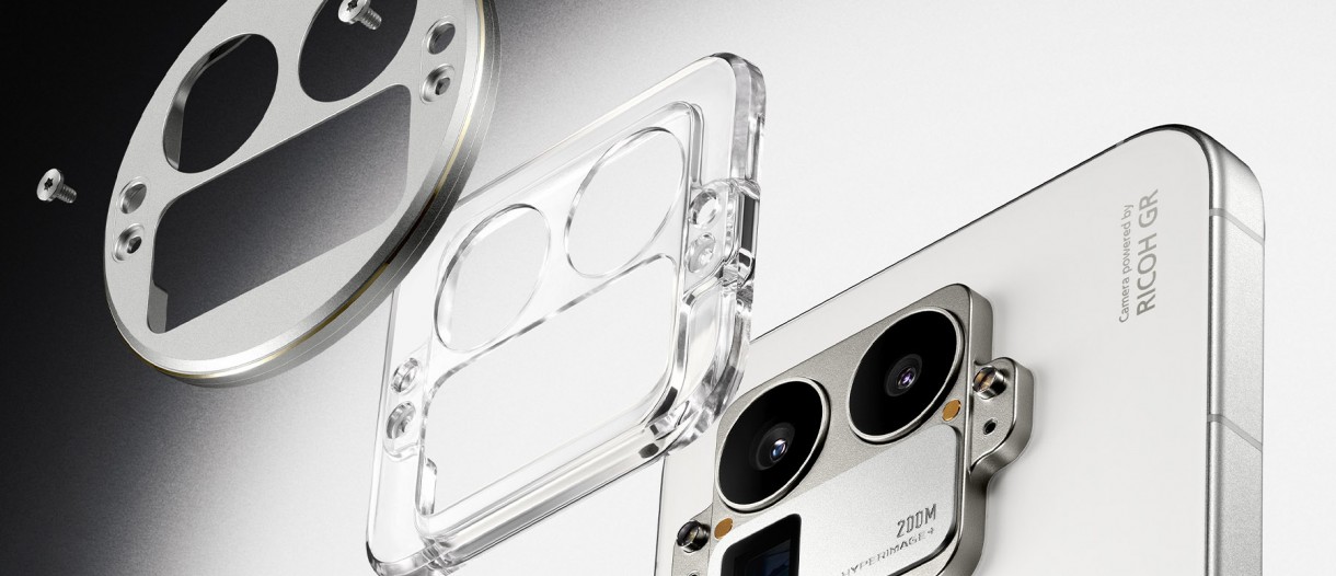 Check out the Realme GT 8 Pro and its interchangeable camera