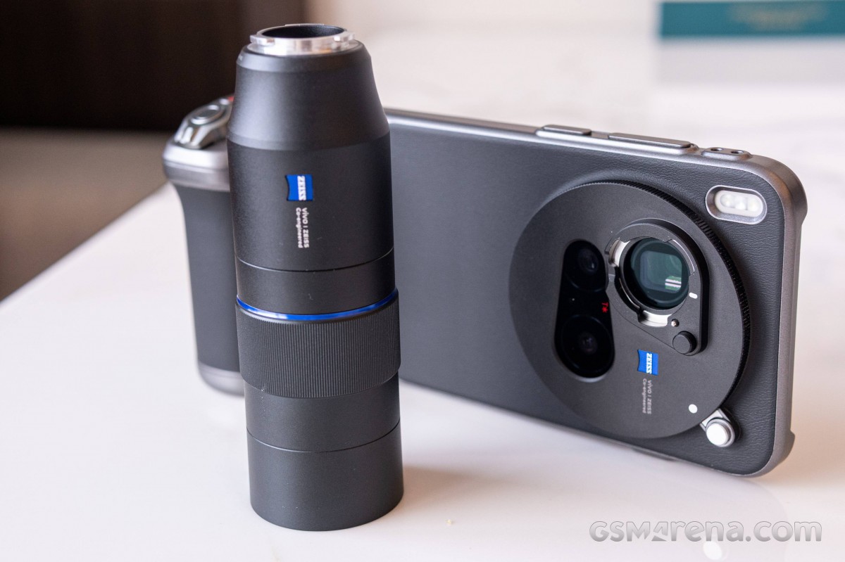 vivo X300 Pro Photographer Kit with telephoto extender hands-on