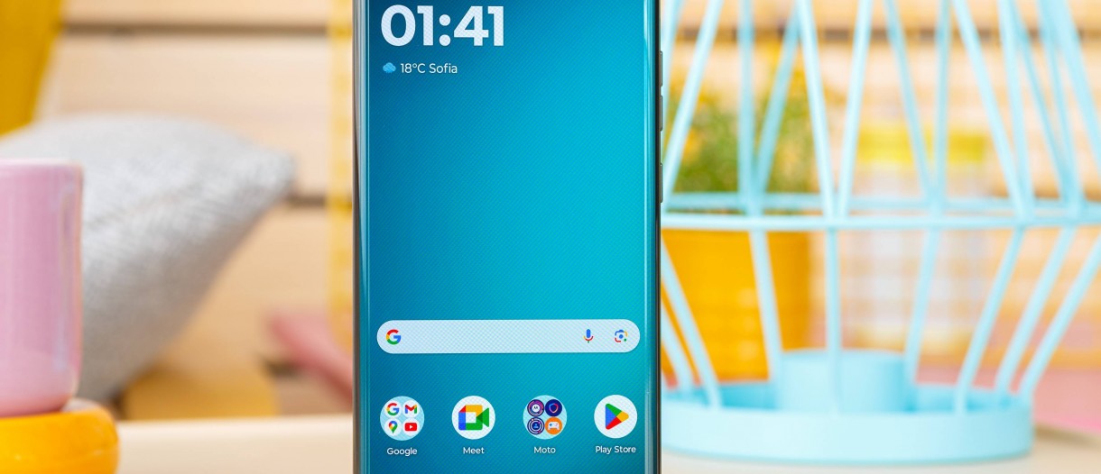 Motorola Edge 50 Ultra is now receiving the Android 16 update