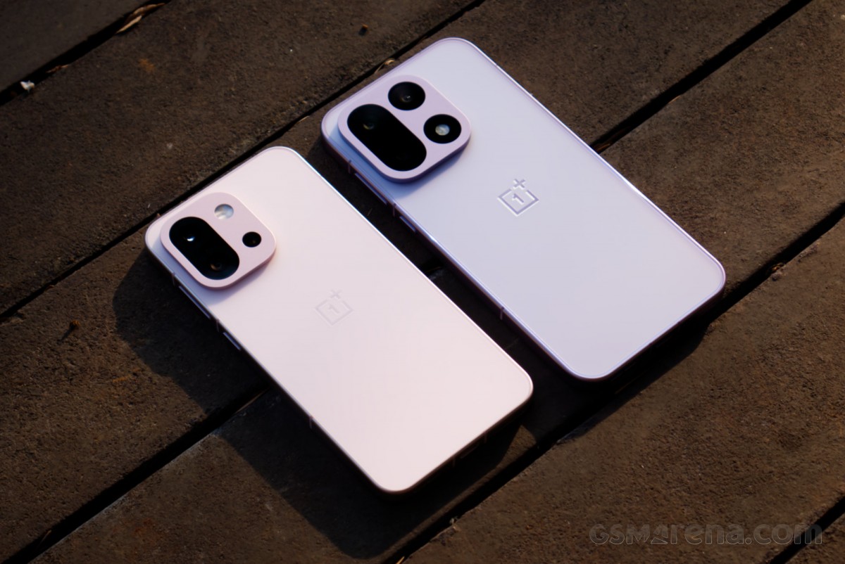 OnePlus 15 in for review