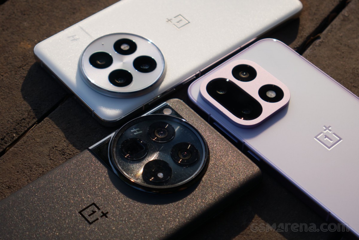 OnePlus 15 in for review