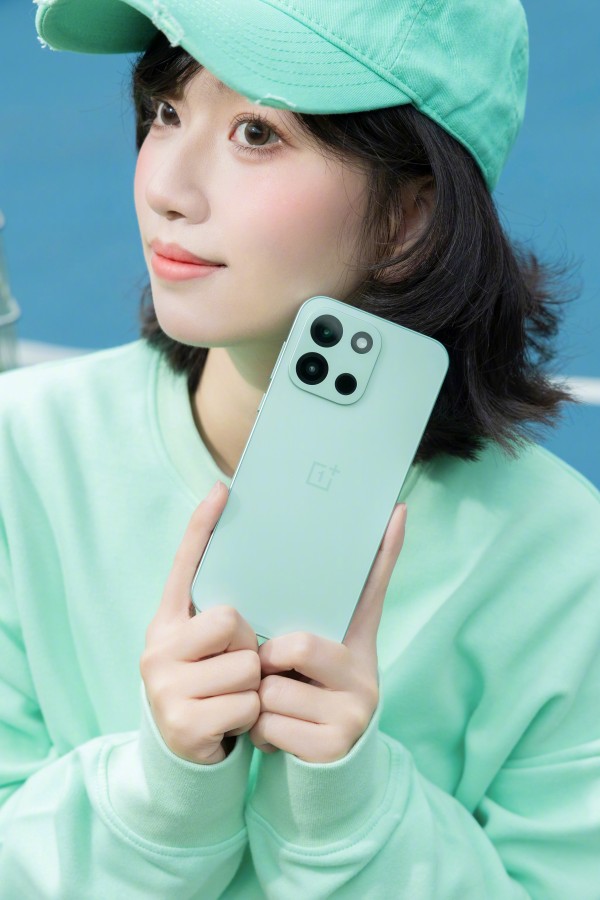 OnePlus Turbo 6 varian Wilderness Green