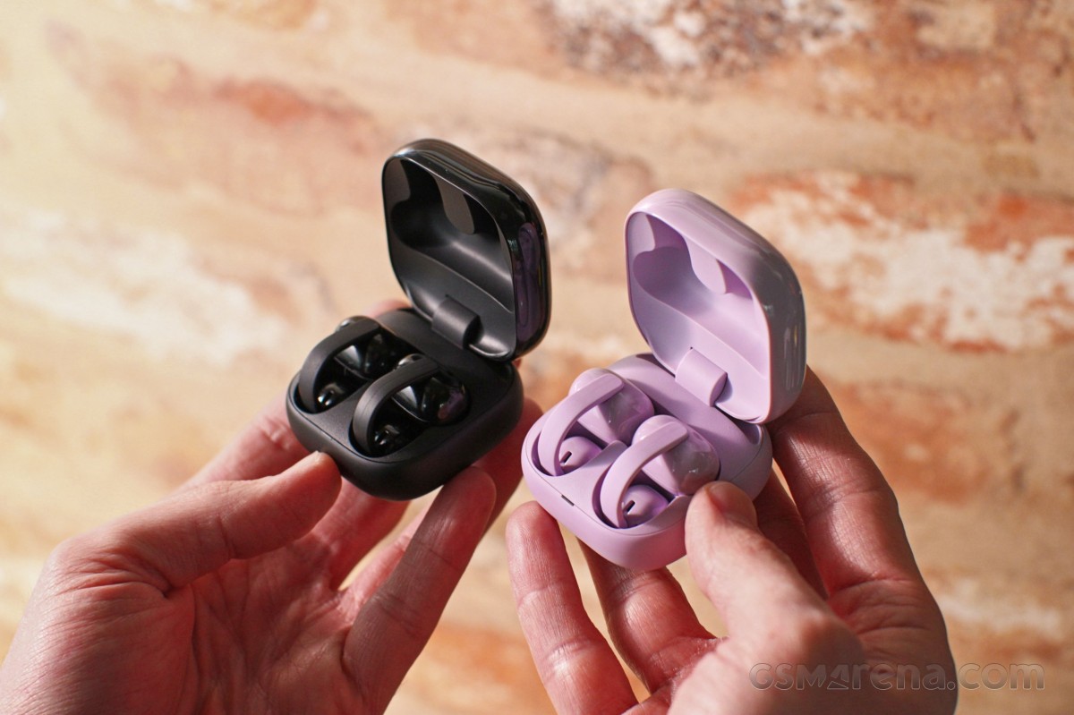 Sony LinkBuds Clip unboxing - GSMArena.com news