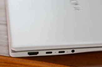 Honor MagicBook Pro 14 bağlantı noktaları