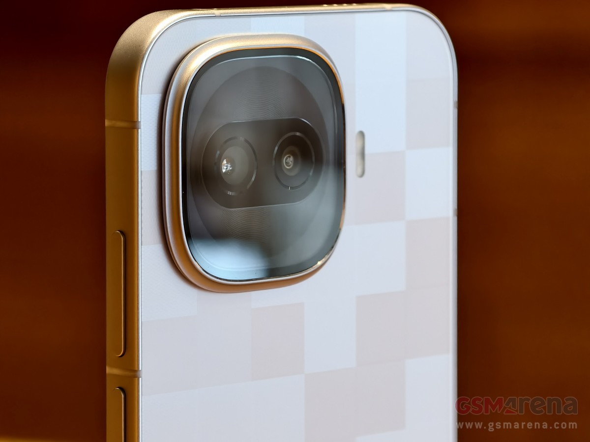 iQOO 15R kamera çıkıntısı