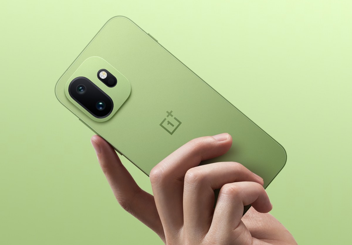 OnePlus 15T beyaz renk