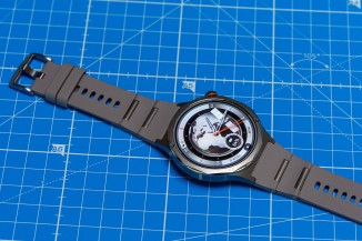 Oppo Watch X3 ön ve arka görünüm