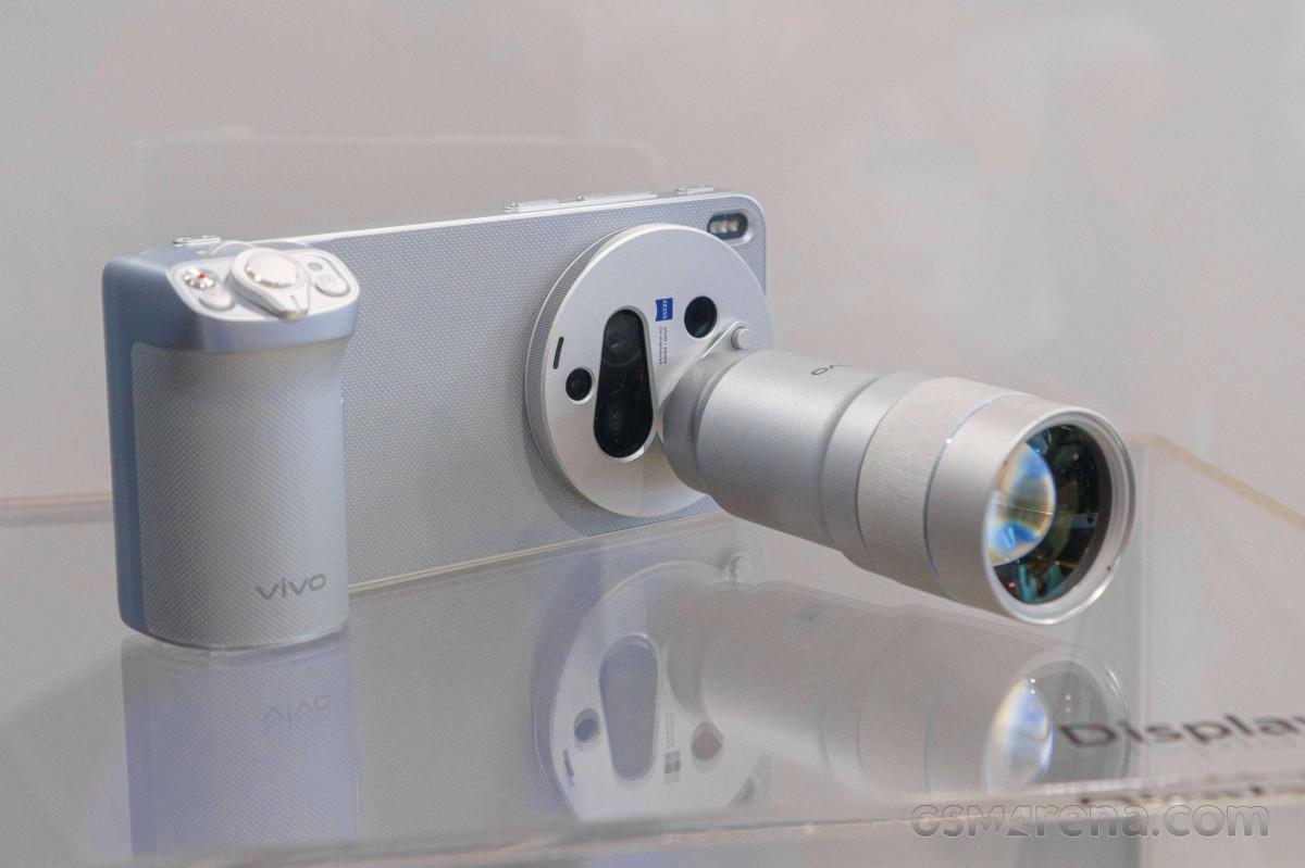 vivo X300 Ultra ZEISS 200mm テレコンバーター vivo X300 Ultra 400mm and 200mm teleconverter lenses, video cage