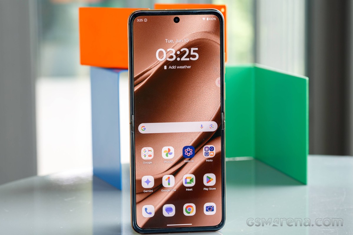 Motorola Razr 2026 fiyatları