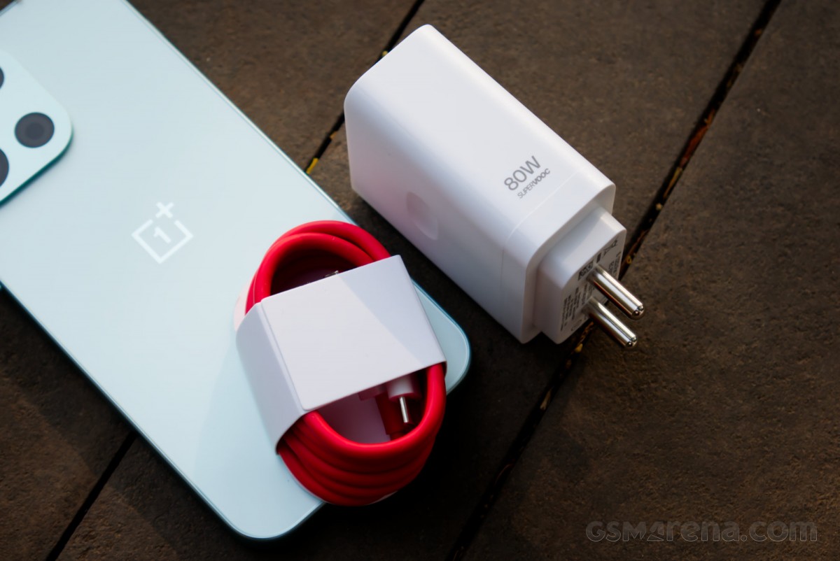 OnePlus Nord 6 renk seçenekleri