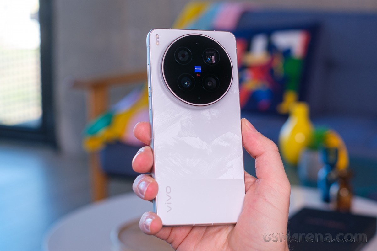 vivo X300 Ultra perakende kutusu