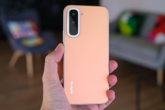 Infinix Hot 70 renk değişimi
