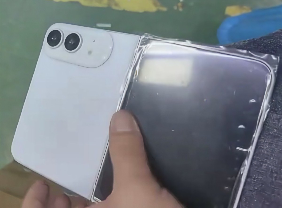 iPhone Ultra sıvı metal menteşe tasarımı