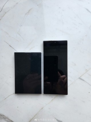 Samsung Galaxy Z Fold8 ve Z Fold8 Ultra maket