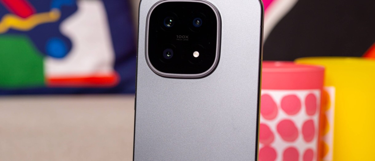 iQOO 16 rumored to feature new Samsung OLED technology; tipster confirms 8,400 mAh battery, Snapdragon 8 Elite Gen 6 Extreme chipset