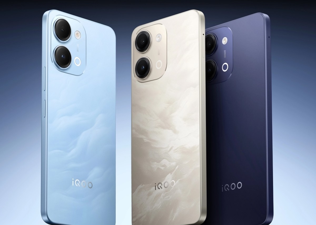 iQOO Z11i yan görünüm