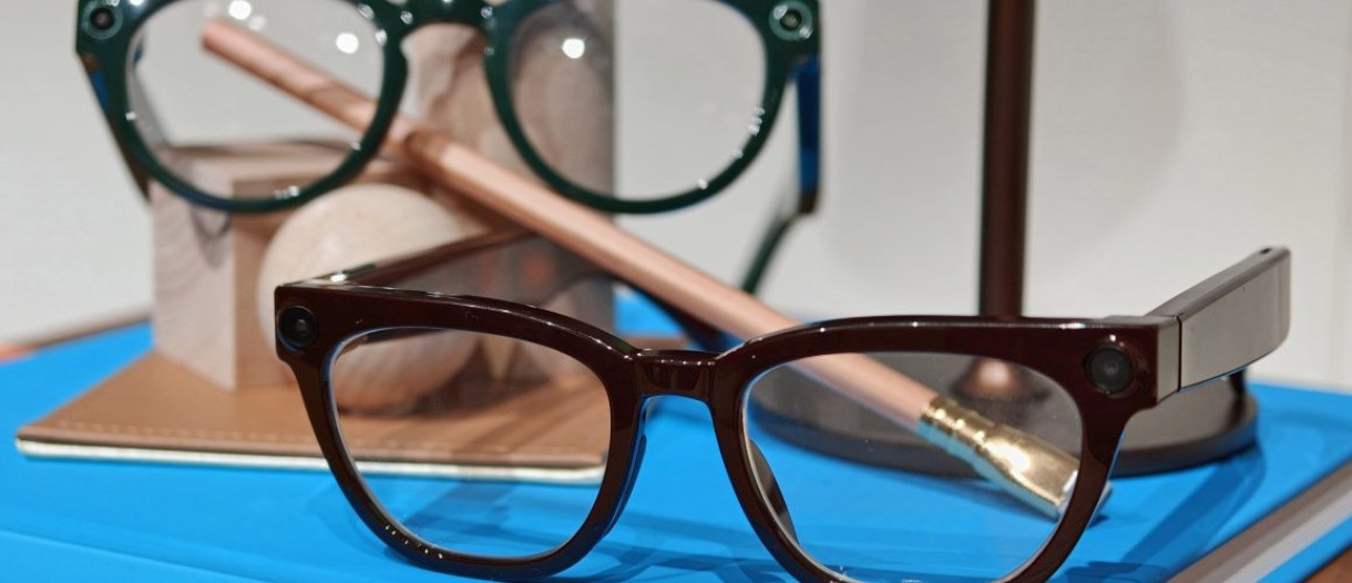 Samsung details upcoming Android XR smart glasses features, highlighting a new privacy feature similar to Meta's