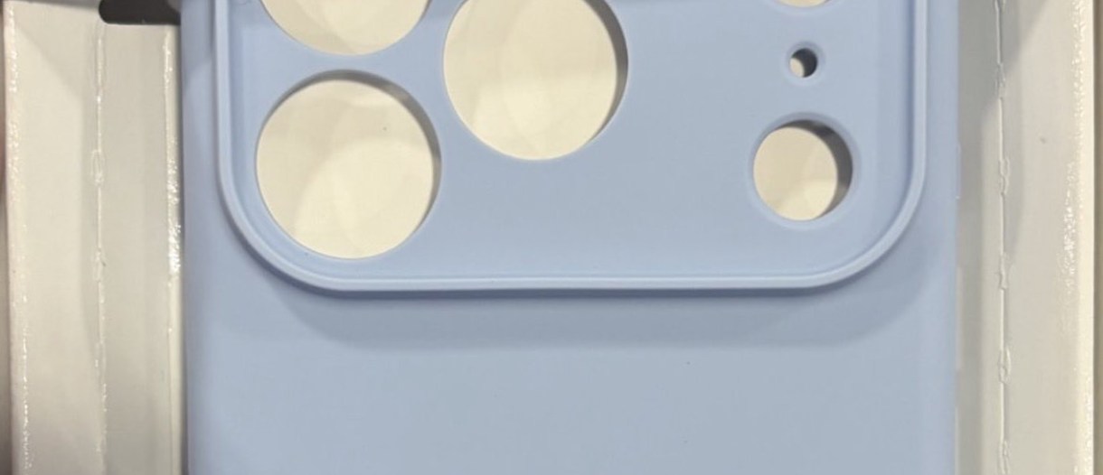 Bloomberg reporter spots iPhone 18 Pro cases at Best Buy; compatibility with iPhone 17 Pro confirmed by GSMArena.com