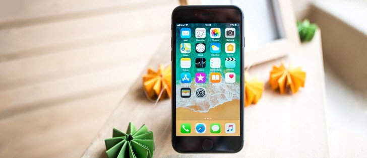 Apple iPhone 8 review: Unboxing, 360-degree spin, design