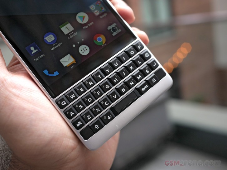 BlackBerry KEY2 シルバー 本体 BlackBerry KEY2 シルバー（使い心地編・特にSIM2枚の運用について