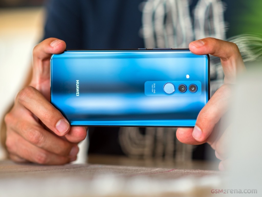 Huawei Mate 20 lite pictures, official photos