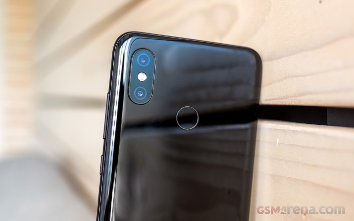 Xiaomi Mi 8 review: Design, 360-degree spin