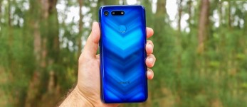 【極美品】Honor View 20（SIMフリー）48MPカメラ搭載 画面内カメラ搭載の新型スマホ「HONOR View20」を触ってみた--デザイン