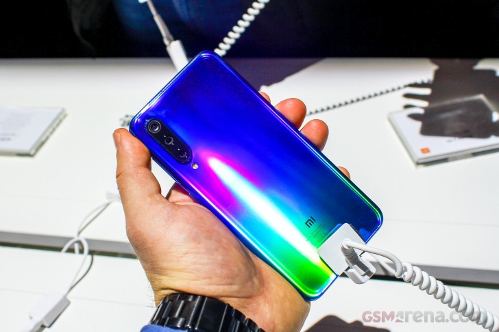 Xiaomi Mi Mix 3 5G, Mi 9 Explorer, and Mi 9 SE hands-on review