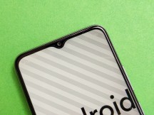 Display bezels - Realme C15 Hands-on review