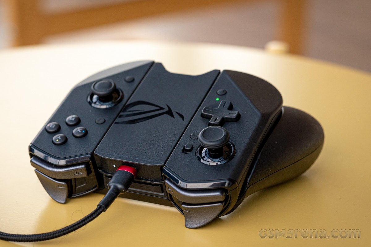 Asus ROG Kunai 3 Gamepad pour Phone 5 au meilleur prix sur