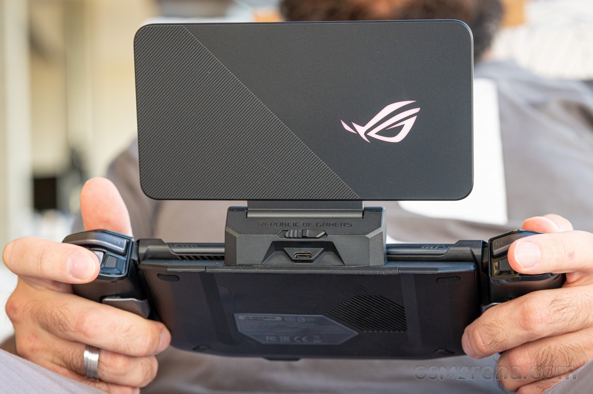 ASUS ROG Kunai 3 Gamepad & TwinView Dock 3 review: TwinView Dock 3 ASUS ROG Kunai 3 Gamepad & TwinView Dock 3 review: TwinView Dock 3