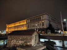 Main camera low-light samples - f/1.9, ISO 1378, 1/14s - Zte Axon 20 5g review