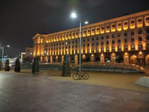 Main camera low-light samples - f/1.9, ISO 672, 1/17s - Zte Axon 20 5g review