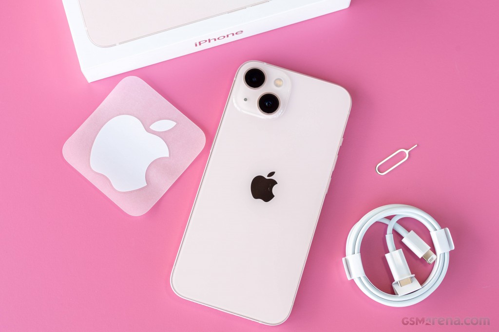 Apple iPhone 13