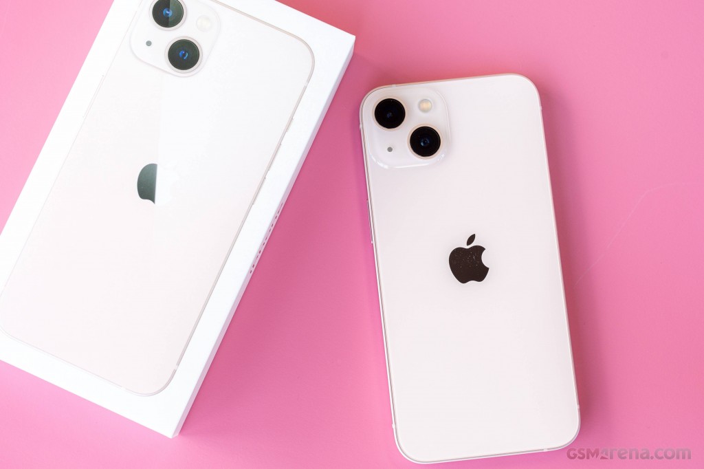 Apple iPhone 13