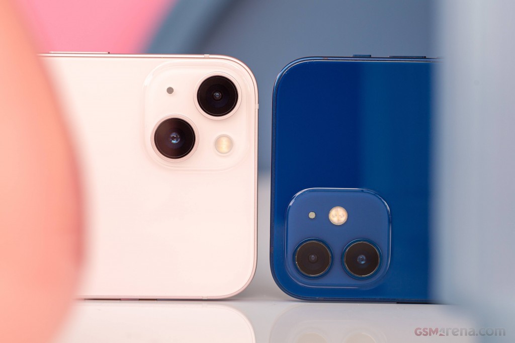 Apple iPhone 13