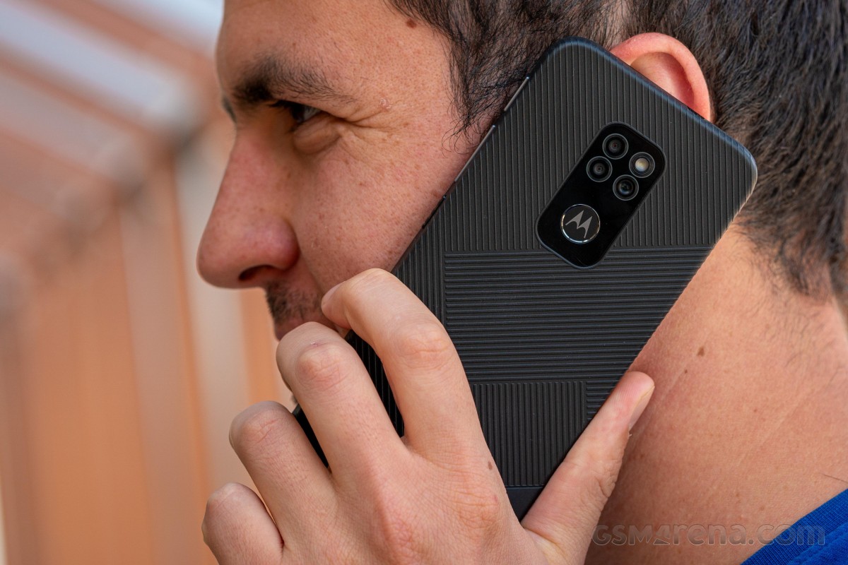 Motorola Defy (2021) review: Design, controls