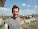 Selfie portraits, ultrawide camera - f/2.4, ISO 100, 1/1385s - Motorola Moto G100 review