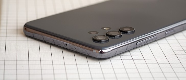 Samsung Galaxy A32 review: Design