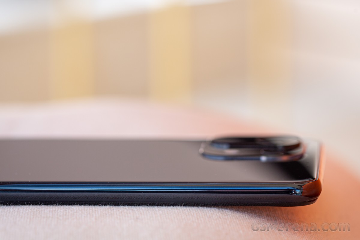 Xiaomi Mi 11 Lite review: Design, build, handling