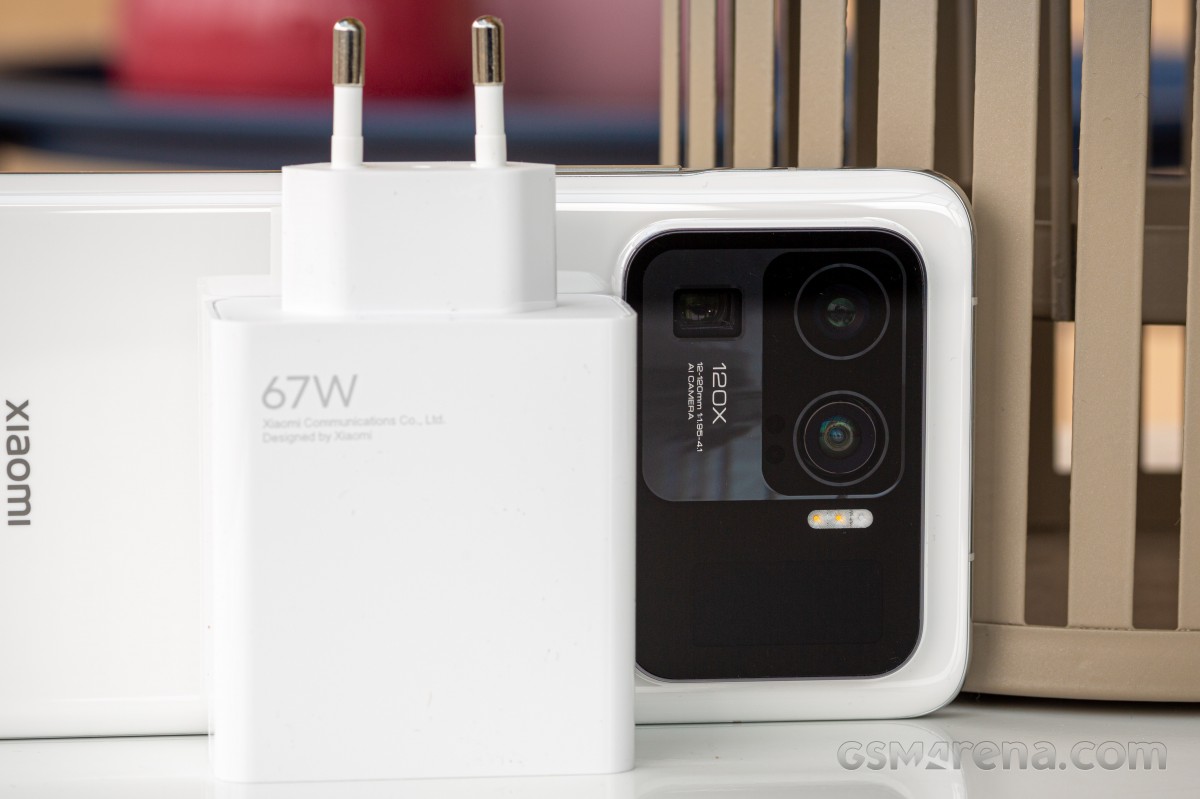 Xiaomi Mi11 Ultra 白 12GB+256GB 充電器付き Xiaomi Mi 11 Ultra review: Lab tests - display, battery life
