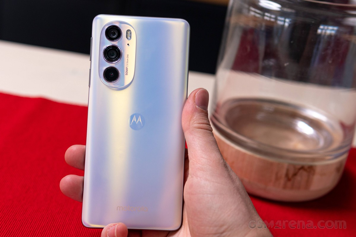 Motorola Edge 30 Pro review: Design, build quality, handling
