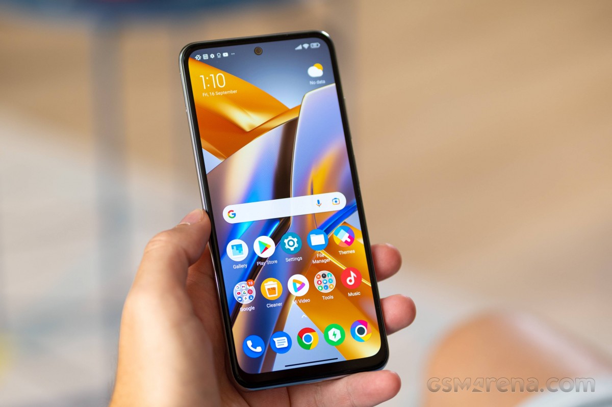 Poco M5s review: Design, build quality, handling