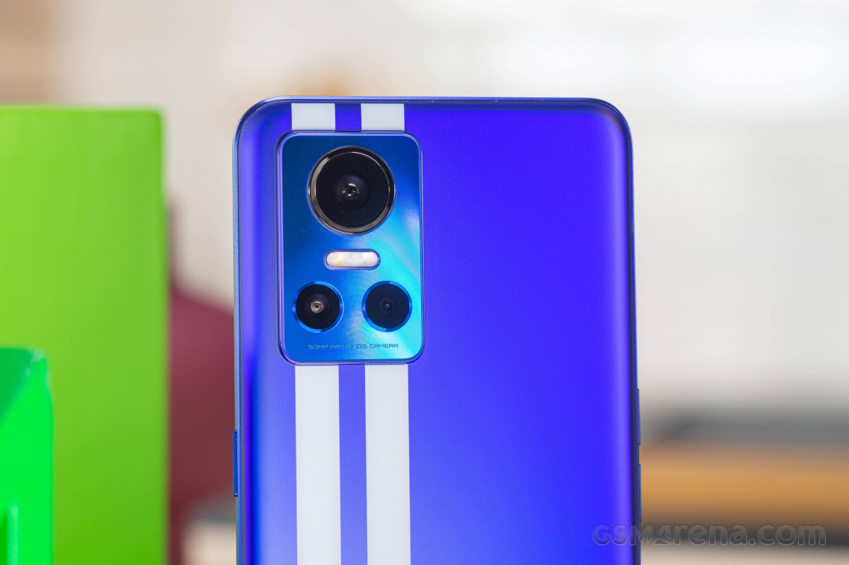 Realme GT Neo3 150W review: Design and handling