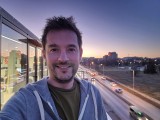Selfie samples, low light, Night mode - f/2.2, ISO 640, 1/11s - Samsung Galaxy S22 Ultra review