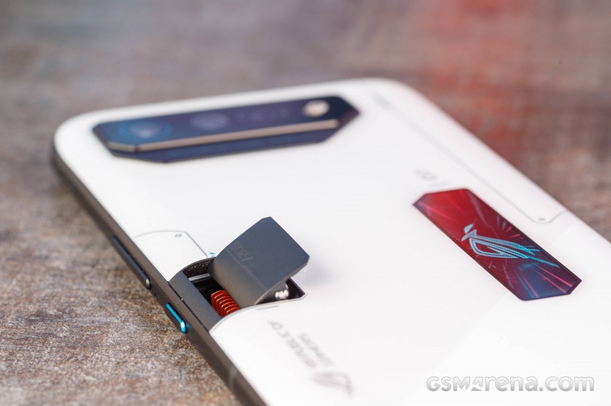 Asus ROG Phone 7 Ultimate review: Design, build quality