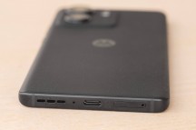 Speaker, mic, USB-C port, SIM slot - Motorola Edge 40 review