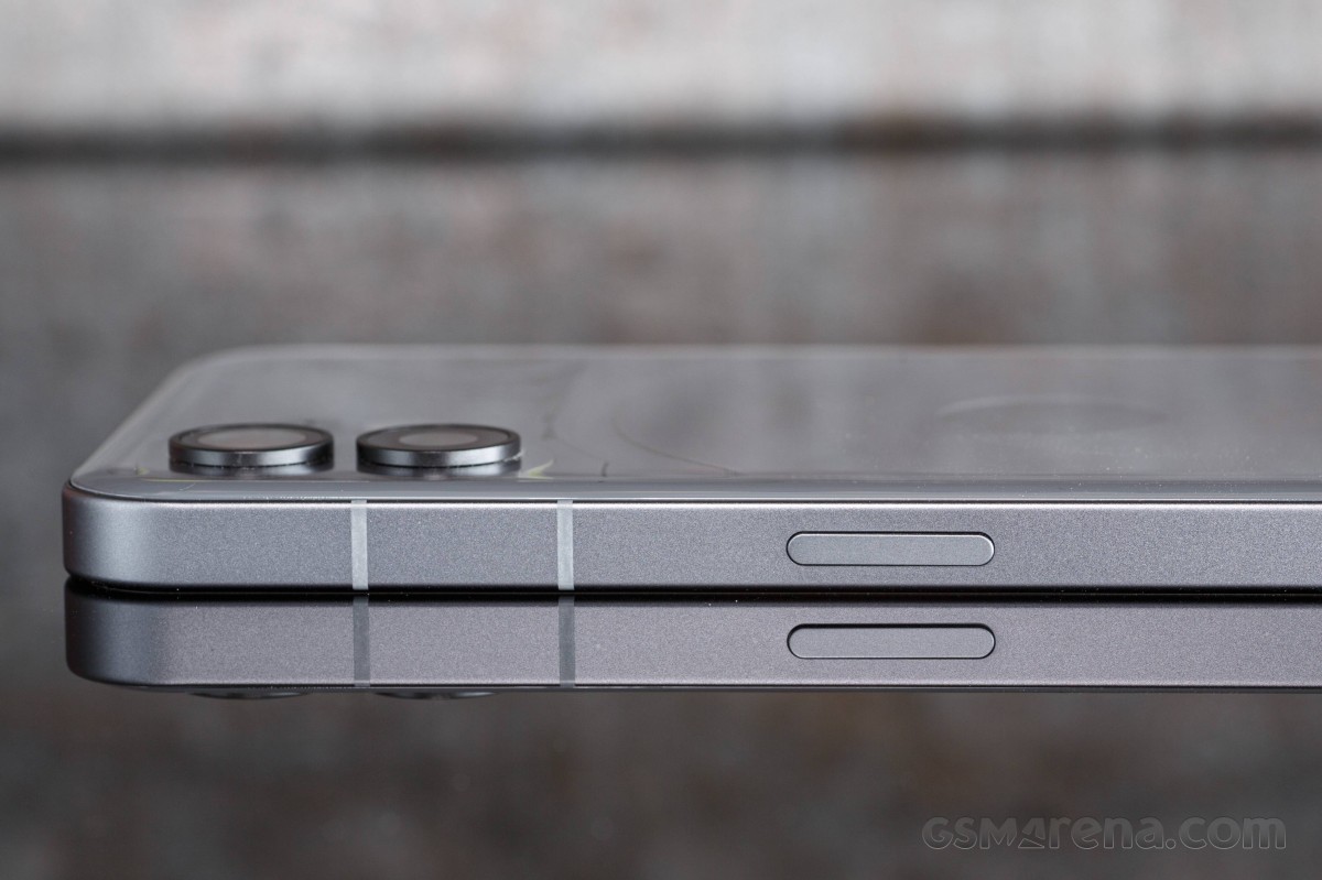 Nothing Phone (2) hands-on review: Design, display, battery and 