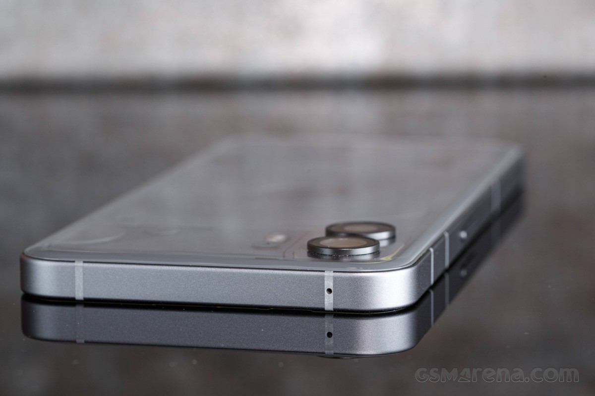 Nothing Phone (2) hands-on review: Design, display, battery and 